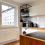 Budgetroom 3 Bedroom Perfect For Teams