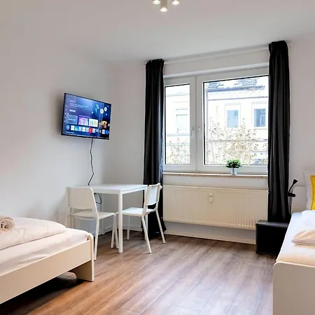 Budgetroom 3 Bedroom Perfect For Teams Apartment