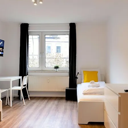 Budgetroom 3 Bedroom Perfect For Teams Apartment