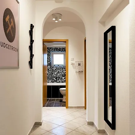 Budgetroom 3 Bedroom Perfect For Teams * 겔젠키르헨